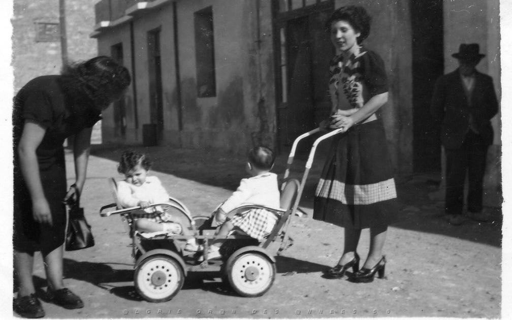 ORAN 1949 MEDIONI PLACE BARIATMT ET JP.JPG